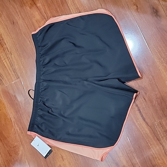 NWT plus size Nike dri-fit running shorts - Picture 2 of 6